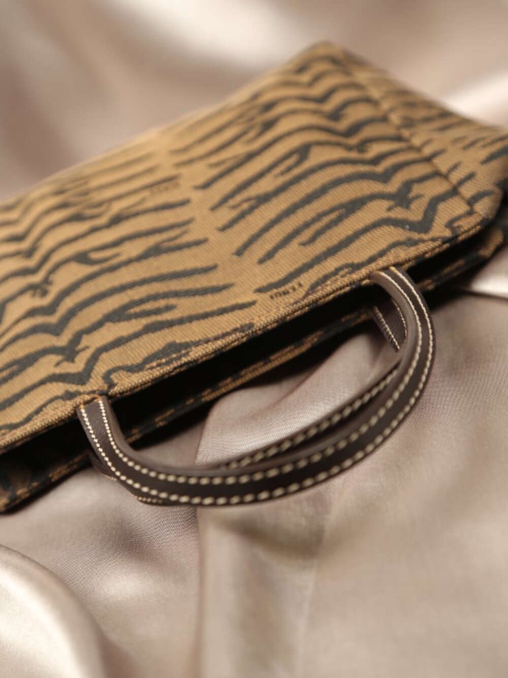 Extremely rare Fendi Bag - Picture 8 of 13
